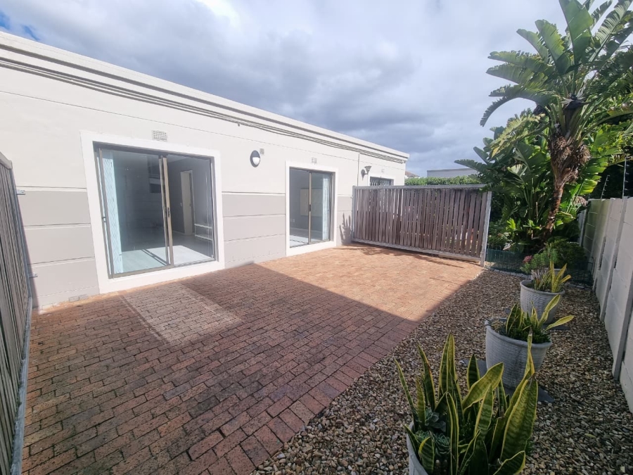 1 Bedroom Property for Sale in Royal Ascot Western Cape